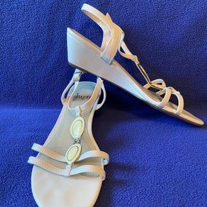 Impo  9 1/2M white wedge sandals